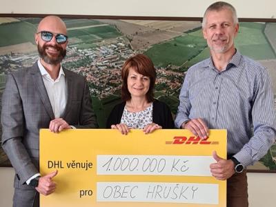 Rádi přispějeme na dobrou věc nebo rovnou přiložíme ruku k dílu, například po tornádu na Jižní Moravě